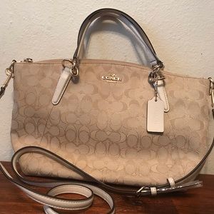 Coach Small Kelsey in Signature Jacquard